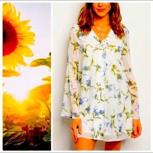 NWT! KYLIE BLUE FLORALS TUNIC